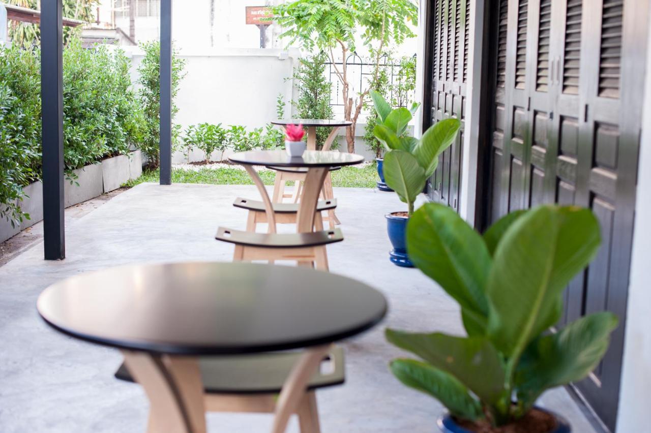 Hostel Baan Ploy In (Adults Only) Chiang Mai Exterior foto